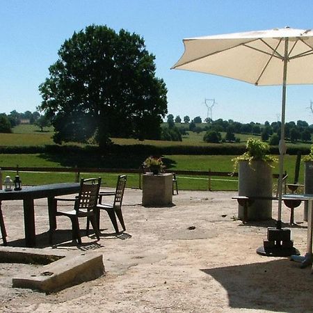 Domaine De La Madeleine Bed & Breakfast Ygrande Exterior photo