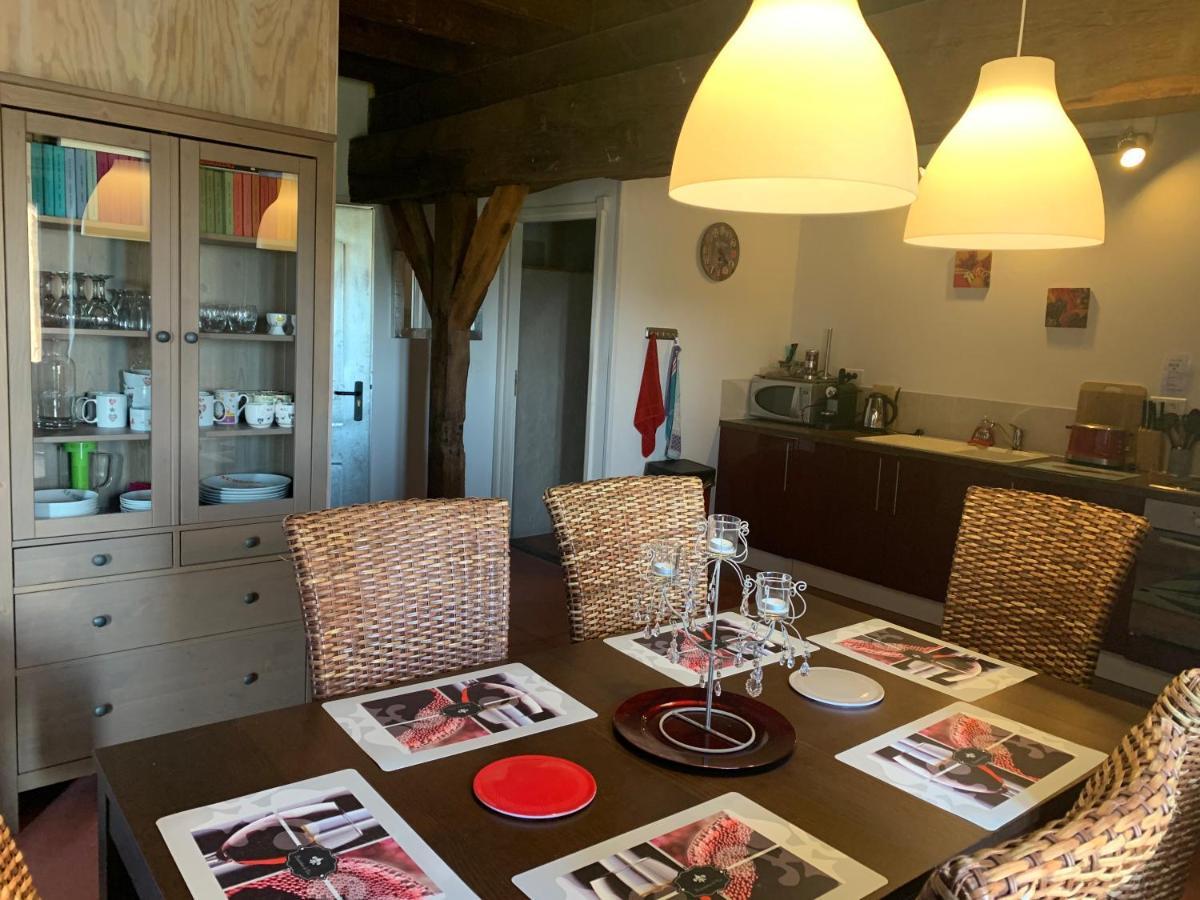 Domaine De La Madeleine Bed & Breakfast Ygrande Exterior photo